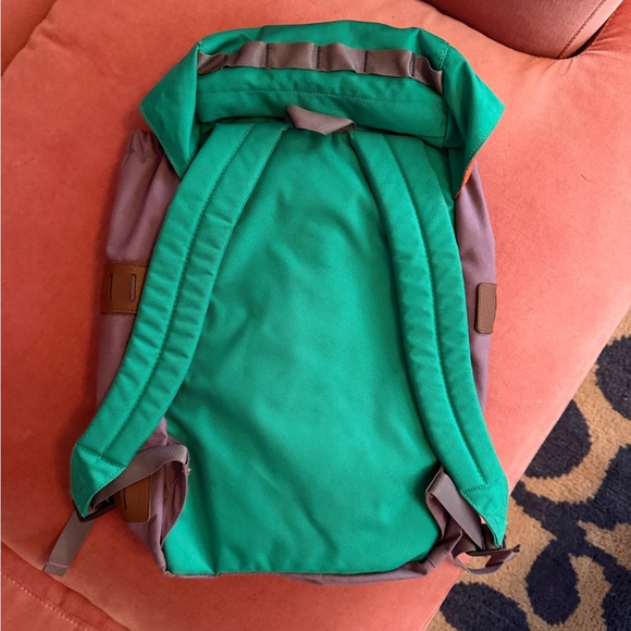 Patagonia kids Green and Purple Backpack - Picture 2 of 6